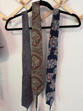 Traditionalist Club Run 100% Silk Tie Bundle OS Multicolor Paisley Geometric
